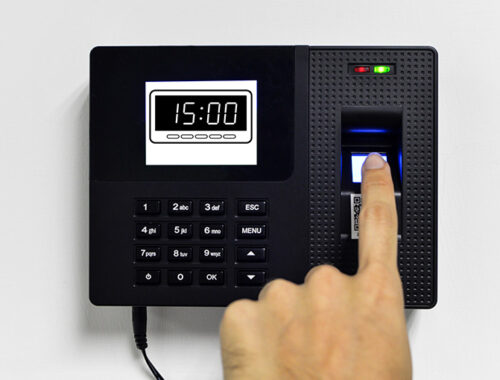 9 Ways the Modern Business Needs a Clocking Machine