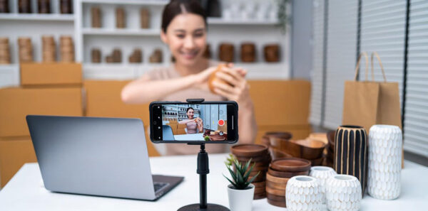 make money streaming