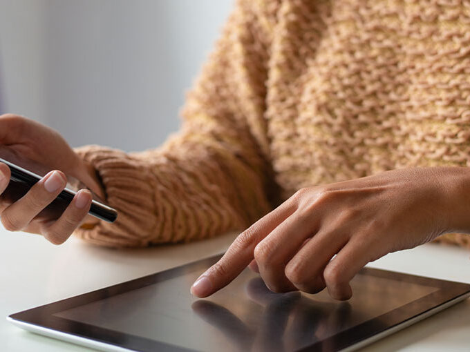 White Dots on iPad Screen