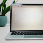 MacBook Orange Screen