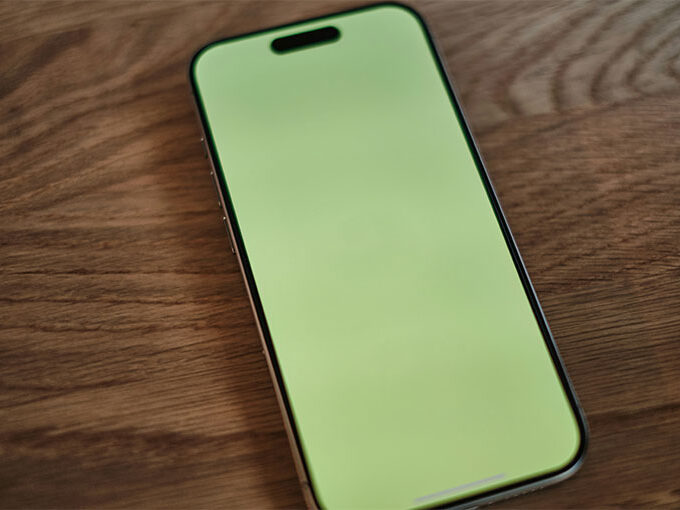 iPhone Green Screen