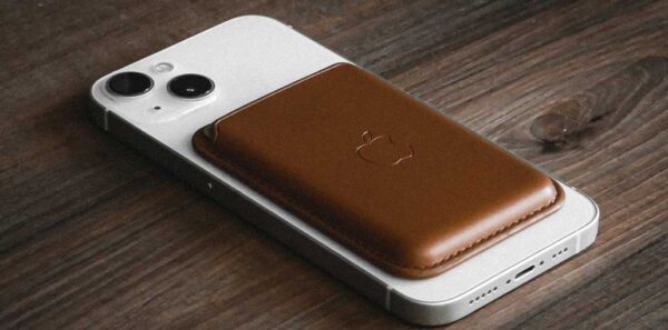 MagSafe Wallet for iPhone