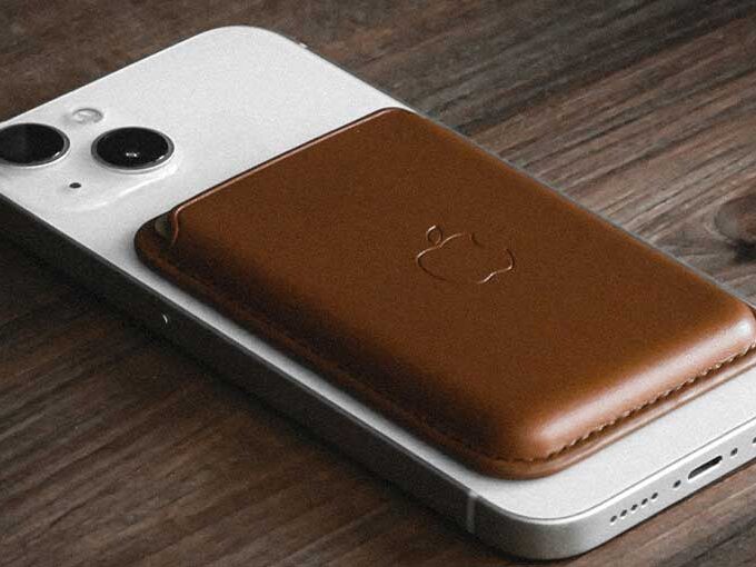 MagSafe Wallet for iPhone